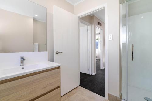 Two-Bedroom Apartment room in Thermal Oak Motel