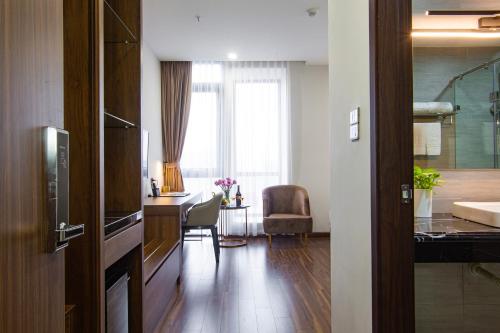 Western Skyline Hotel – Hanoi, NY