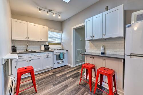 Gulf Coast Cottage - Walk to Beach and Boardwalk! in Point Pleasant Beach, USA