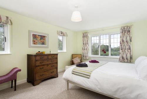 Riverside House - image 2