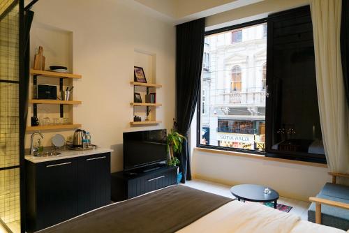Magnova Studios Room Type - Superior Studio with Istiklal Street View