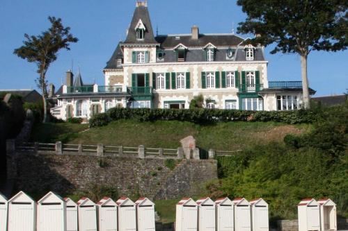 Villa Les Flots gîte à louer Saint-Lunaire