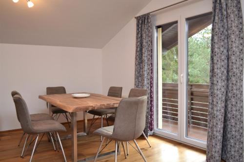 Ferienwohnung mit Seeblick, Unterach am Attersse