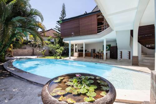 Amazing 3BR Villa in The Heart of Canggu