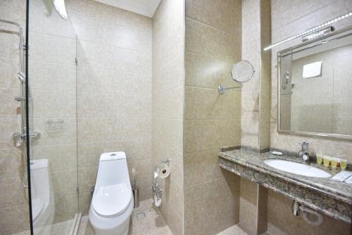 Qushbegi Plaza Hotel – Toshkent, NY