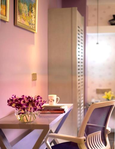 Care Hotel Coast Collection Sanya in Саня