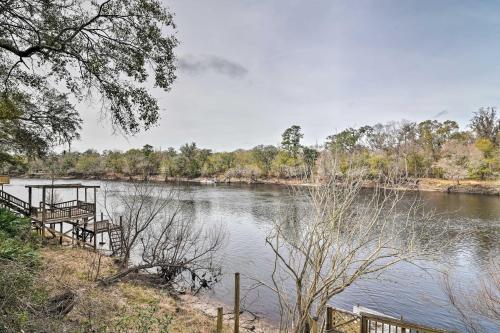 Fishing Paradise with Deck and Dock on Suwannee River