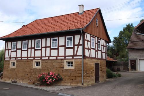 B&B Höchheim - Ferienappartement Enzianshaus - Bed and Breakfast Höchheim