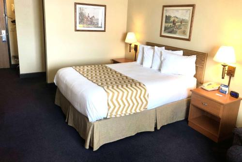 Travelodge by Wyndham Grand Island