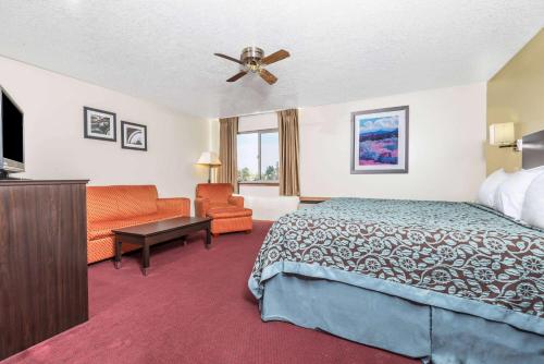 Days Inn by Wyndham Pueblo in Pueblo, USA