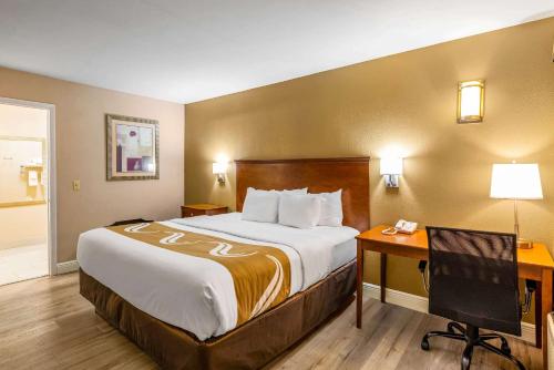 Quality Inn - image 3