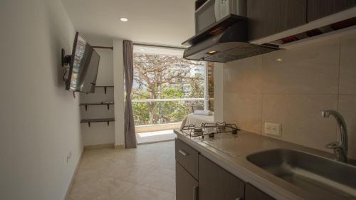Kitchen, Hollywood Beach Suite in El Laguito