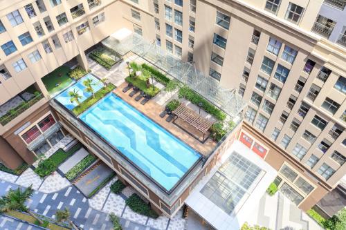 TRESOR POOL GYM, ROSE HOME WITH POOL VIEW