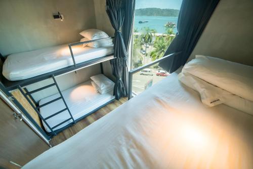 Homy Seafront Hostel Room Type - Bed in 4-Bed Mixed Dormitory Room