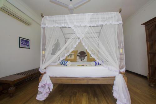 Deluxe Double Room with Sea View and Balcony image 9