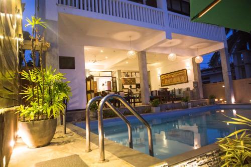 Spend the Day Package - (9 AM - 5 PM) - Pool use, Lunch & Evening Tea or Coffee image 9