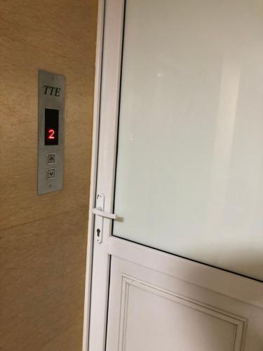 트랑티엔 호스텔 - 출입구