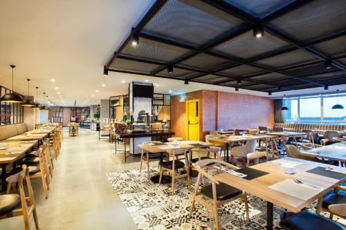 Εστιατόριο, ibis Styles Bekasi Jatibening near Grand Galaxy Park Mall
