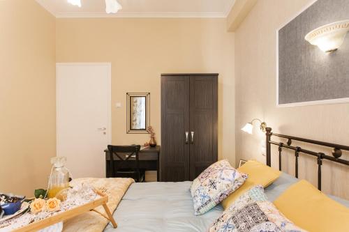 A Modern Antique Central 3 Bedroom Simple Apartment near to Acropolis, Athen (Foto 2)