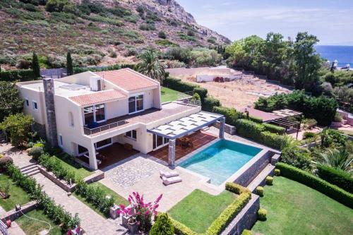 Amazing 5 bedroom Villa with Swimming Pool, Ateny