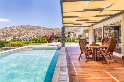 Amazing 5 bedroom Villa with Swimming Pool, Афины (фото 9)