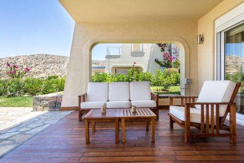 Létesítmények, Amazing 5 bedroom Villa with Swimming Pool in Thimári