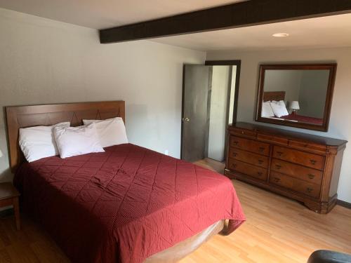 Mountain Trail Lodge and Vacation Rentals