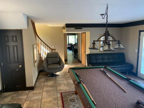 Mountain Trail Lodge and Vacation Rentals