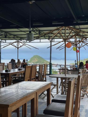 Pesona bali Room and restaurant near Komodo Airport