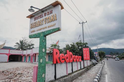 RedDoorz Syariah near Kebun Raya Liwa