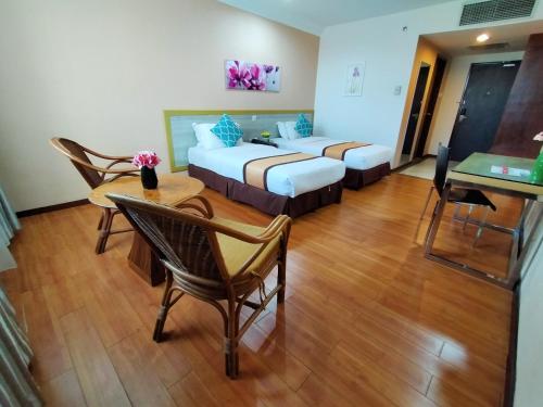 room detail thumbnail 1