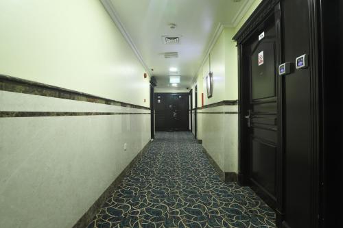OYO 367 Eureka Hotel - image 4