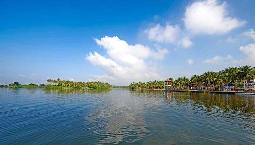 Estuary Sarovar Premiere Poovar Island