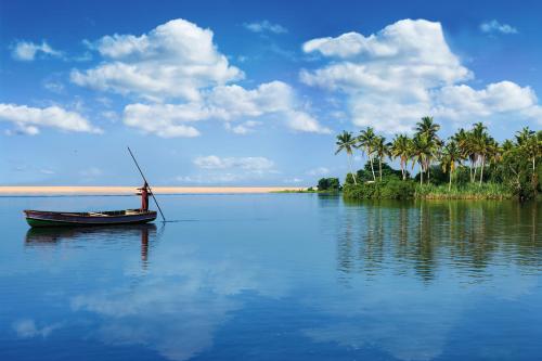 Estuary Sarovar Premiere Poovar Island