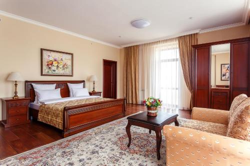 Alanda Hotel