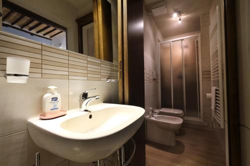 ROSSELLINO® - image 7