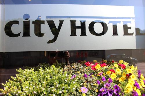 City Hotel - image 13