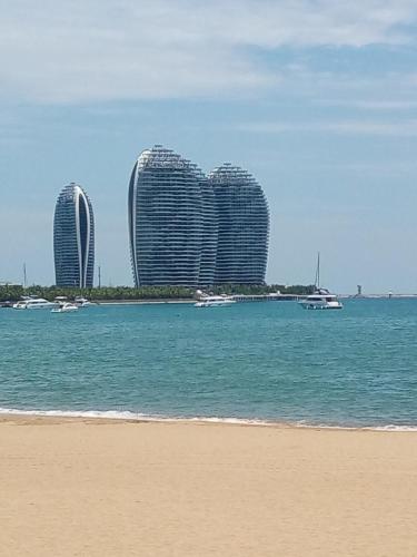Care Hotel Coast Collection Sanya in Саня