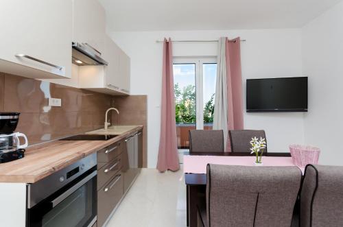 Apartment with Balcony room in Apartments Darko
