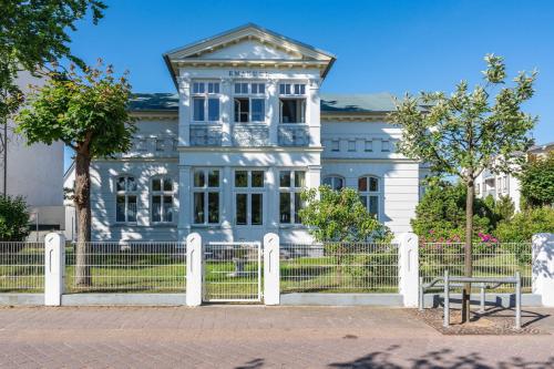 Villa Emanuel mit Meerblick in Ahlbeck, Deutschland