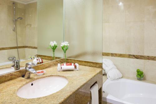 Hotel Royal Plaza - image 6