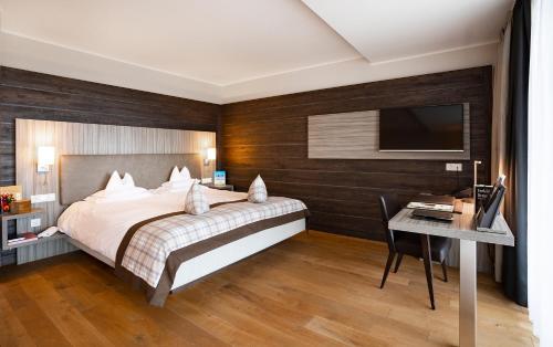 Junior Suite with Balcony and Panorama View