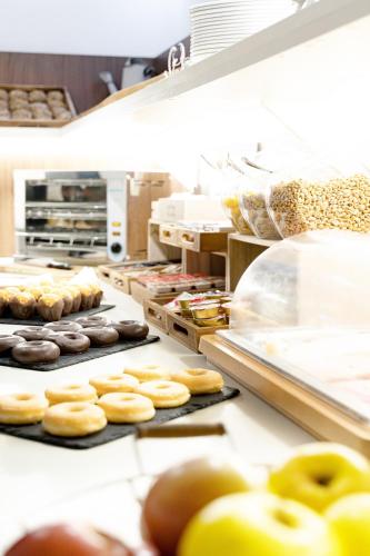 Sweet Hotel Continental - image 12