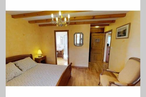 La grange de Salvaneix Gîte pour 15 personnes 7 chambres avec 6 sdb-6wc