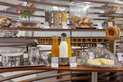 Pan Hotel - image 13