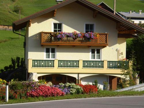  Haus Hornblick in 5442 Russbach am Pass Gschütt