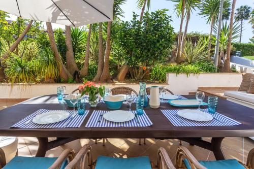 Food and beverages, Decor n' cozy place for families and friends in Guia