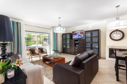 Decor n' cozy place for families and friends in Guia