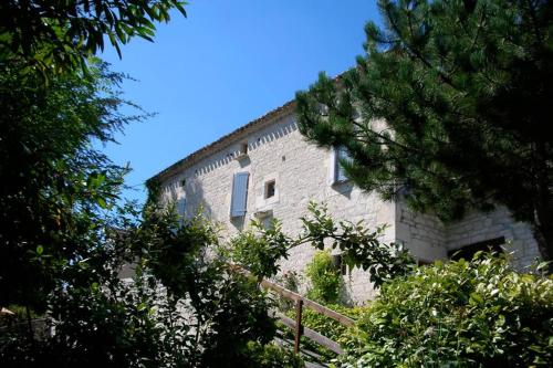 Entire peaceful farmhouse for 4-8 with heated pool gîte à louer Sainte-Alauzie