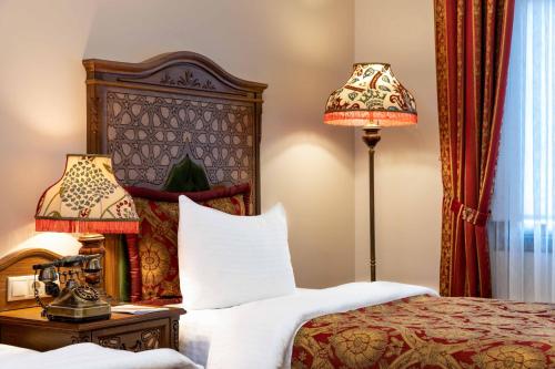 Deluxe Triple Room image 9